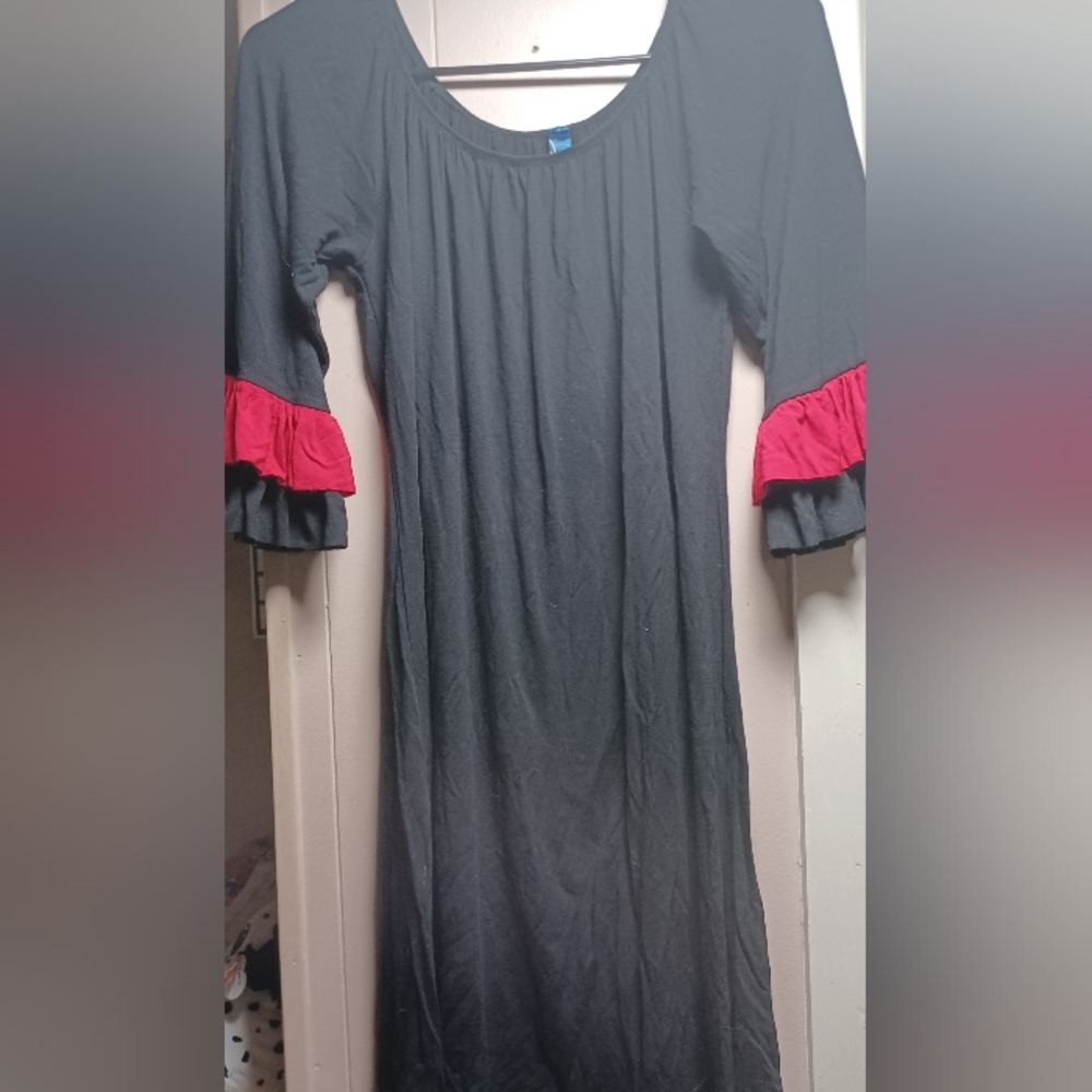 James C Black dress with ruffled sleeves